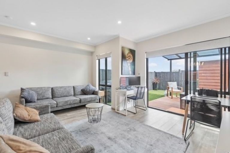 Photo of property in 31 Matakohe Road, Westgate, Auckland, 0814