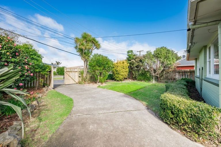 Photo of property in 53 Gray Avenue, Paraparaumu Beach, Paraparaumu, 5032