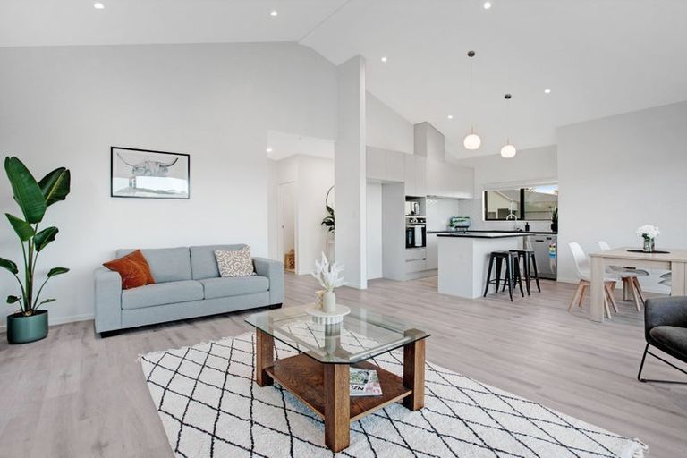 Photo of property in 1 Lamont Place, Waikanae, 5036