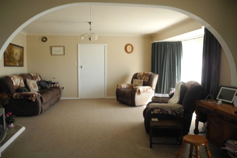 Photo of property in 9 Oxford Street, Waimate, 7924