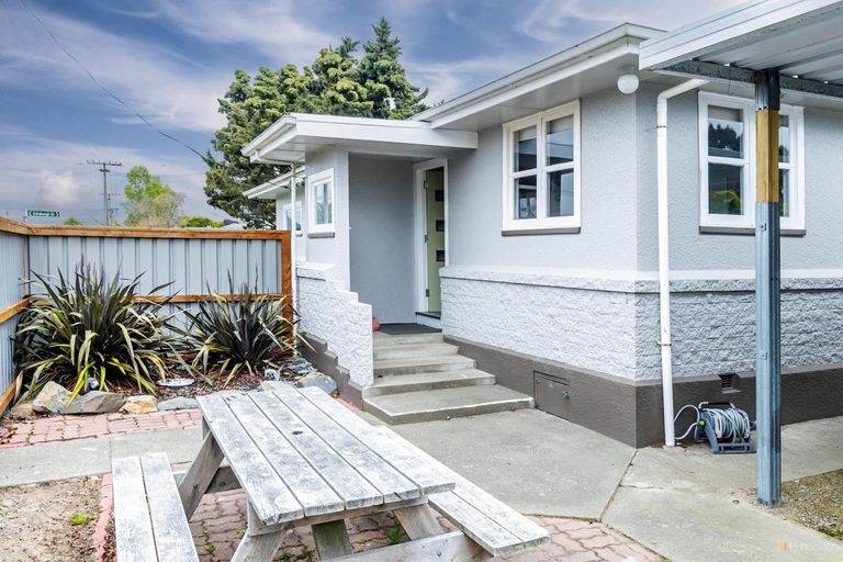 Photo of property in 22 Hughes Street, Waimate, 7924