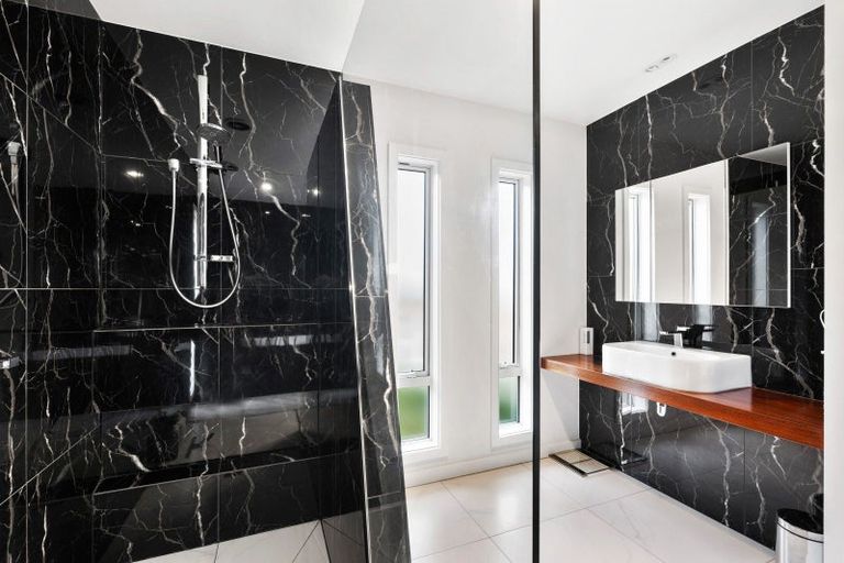 Photo of property in 17 Iona Road, Havelock North, 4130