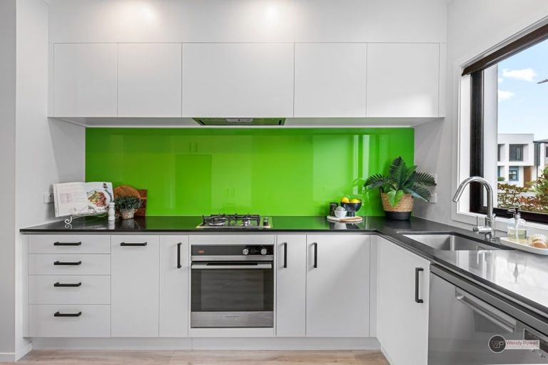 Photo of property in 4 Josland Lane, Wallaceville, Upper Hutt, 5018