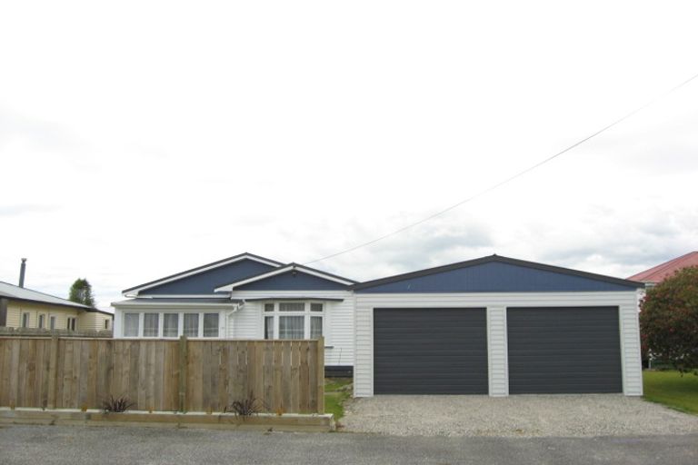 Photo of property in 95 Domett Street, Westport, 7825