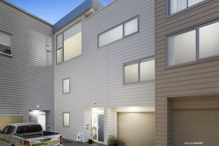 Photo of property in 16/15 Roxburgh Street, Mount Victoria, Wellington, 6011