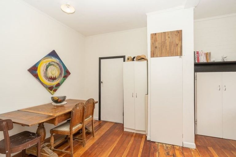 Photo of property in 35 Oxford Street, Fairfield, Hamilton, 3214