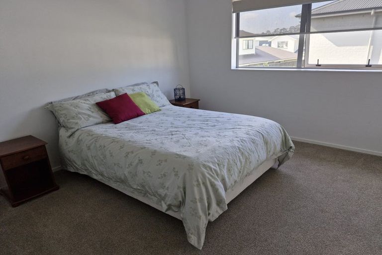 Photo of property in 64 Mettam Drive, Swanson, Auckland, 0614