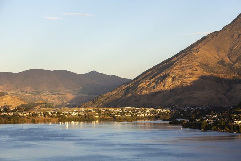 Photo of property in 11 Sunrise Lane, Queenstown, 9300