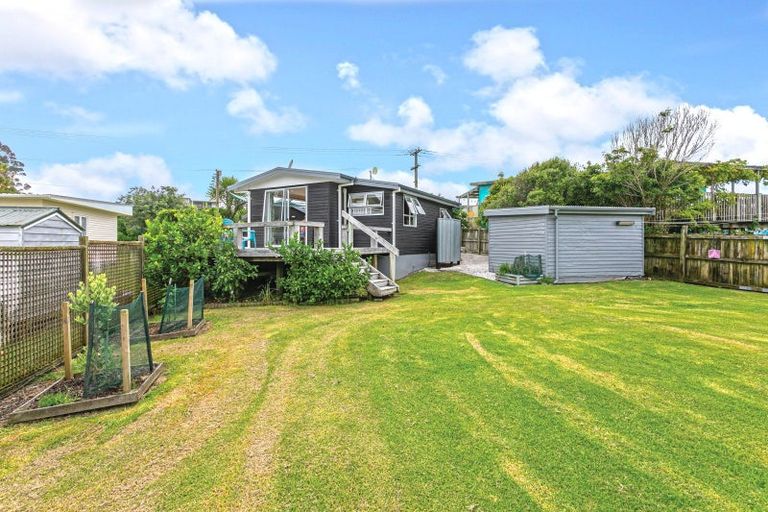 Photo of property in 103 Ocean Beach Road, Tairua, 3508