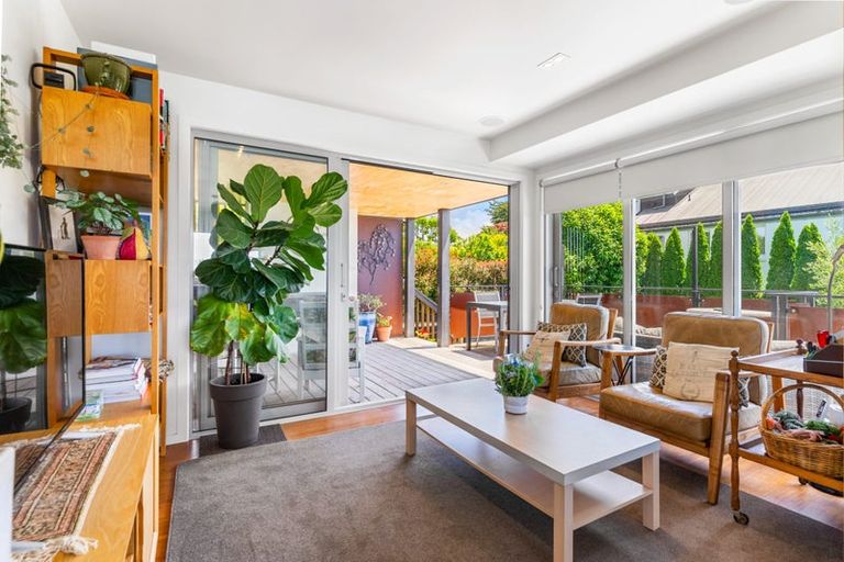 Photo of property in 38 Hinemoa Street, Birkenhead, Auckland, 0626