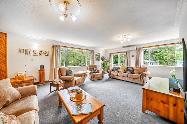 Photo of property in 17 Black Beech Street, Birchville, Upper Hutt, 5018