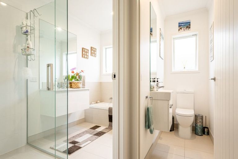 Photo of property in 25 Elizabeth Street, Orewa, 0931