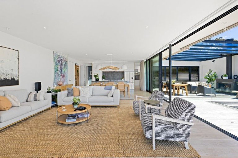 Photo of property in 17 Rangimaarie Crescent, Snells Beach, 0920