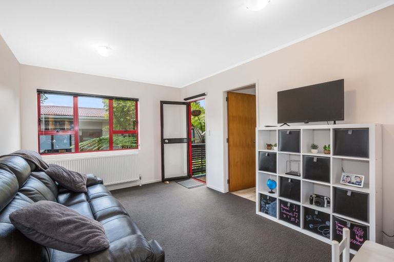 Photo of property in 7 Lowry Crescent, Stokes Valley, Lower Hutt, 5019