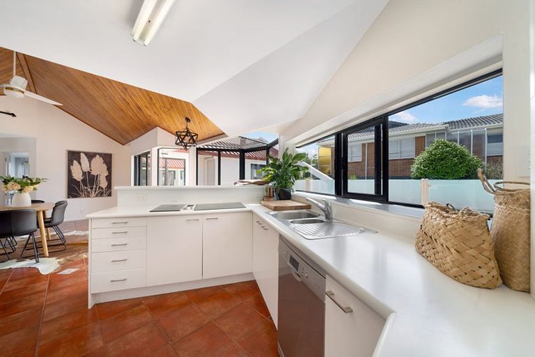 Photo of property in 20 Taitua Drive, Te Atatu South, Auckland, 0610