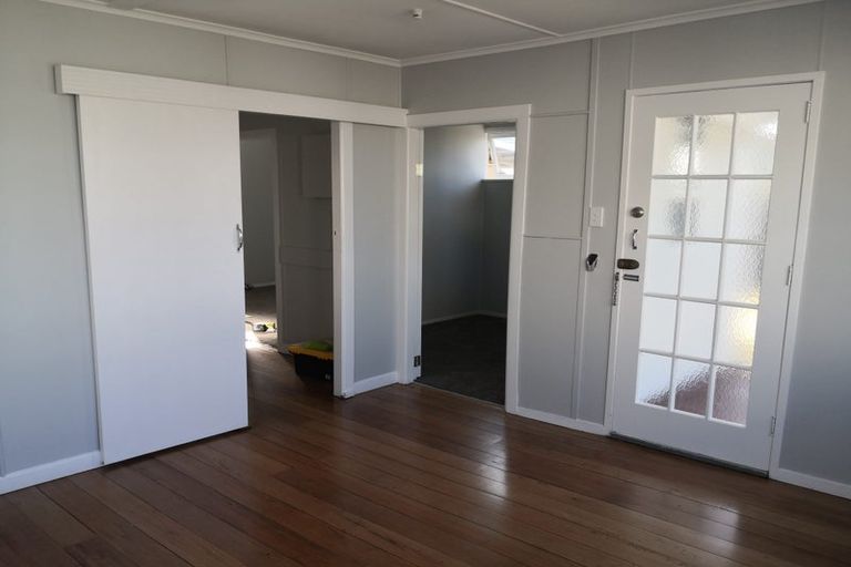 Photo of property in 20 The Esplanade, Eastern Beach, Auckland, 2012