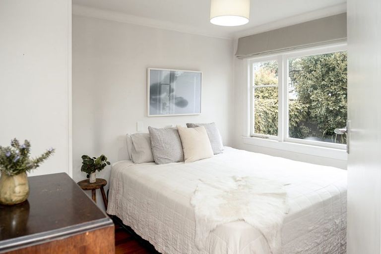 Photo of property in 77 Queen Street, Northcote Point, Auckland, 0627