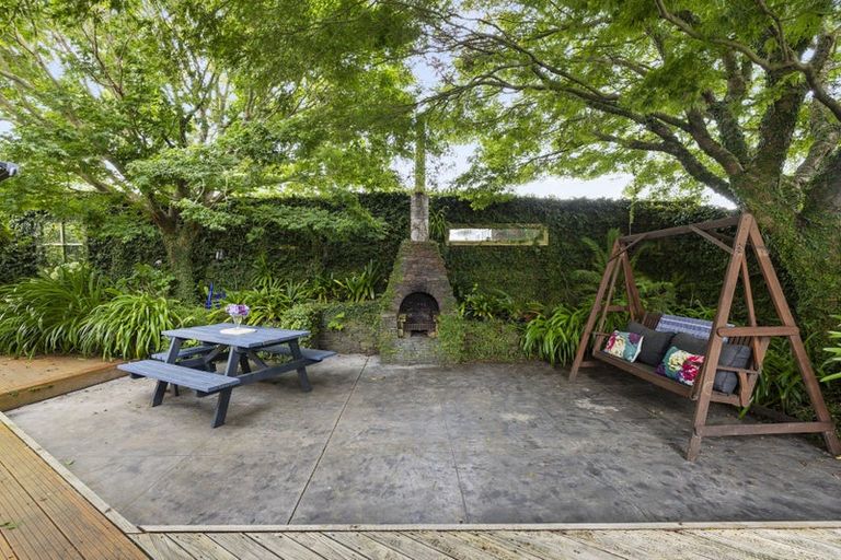 Photo of property in 2 Sunny Bay Road, Matua, Tauranga, 3110