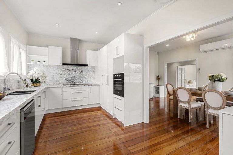 Photo of property in 1042 Great North Road, Point Chevalier, Auckland, 1022