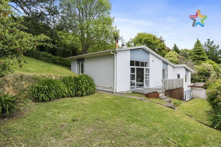 Photo of property in 14a Hawthorn Crescent, Stokes Valley, Lower Hutt, 5019