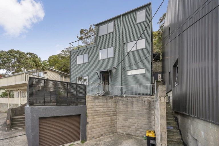 Photo of property in 9b Onslow Road, Khandallah, Wellington, 6035