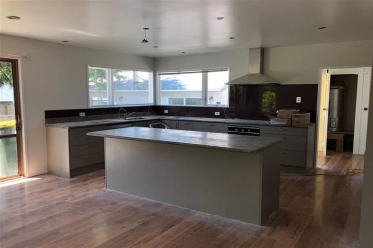 Photo of property in 28 Halver Road, Hillpark, Auckland, 2102