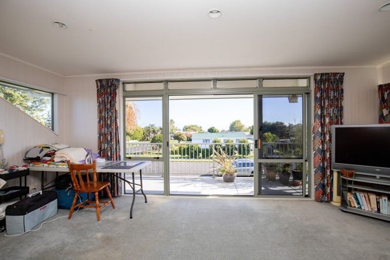 Photo of property in 15 Walton Place, Ngatea, 3503