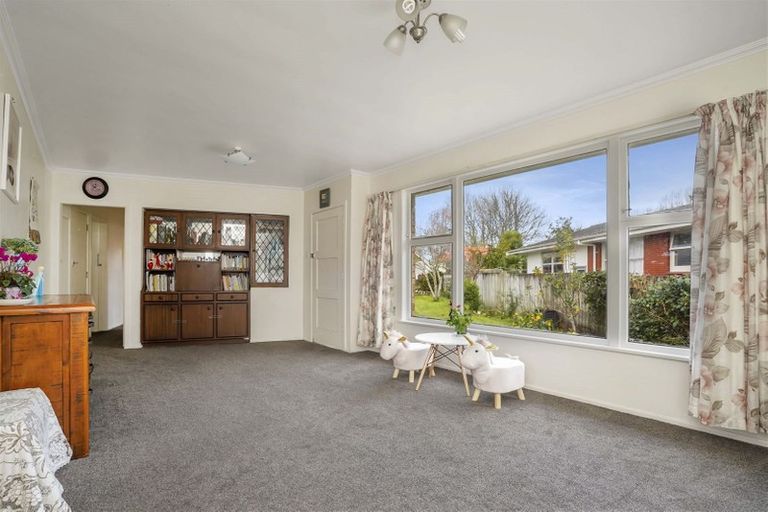 Photo of property in 8 Robert Grigg Place, Hamilton East, Hamilton, 3216