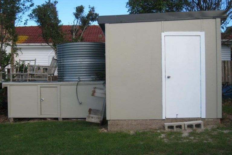 Photo of property in 81 Tiri Road, Tindalls Beach, Whangaparaoa, 0930