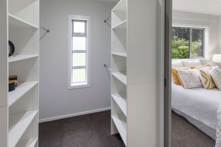 Photo of property in 28 Sunstone Crescent, Brown Owl, Upper Hutt, 5018