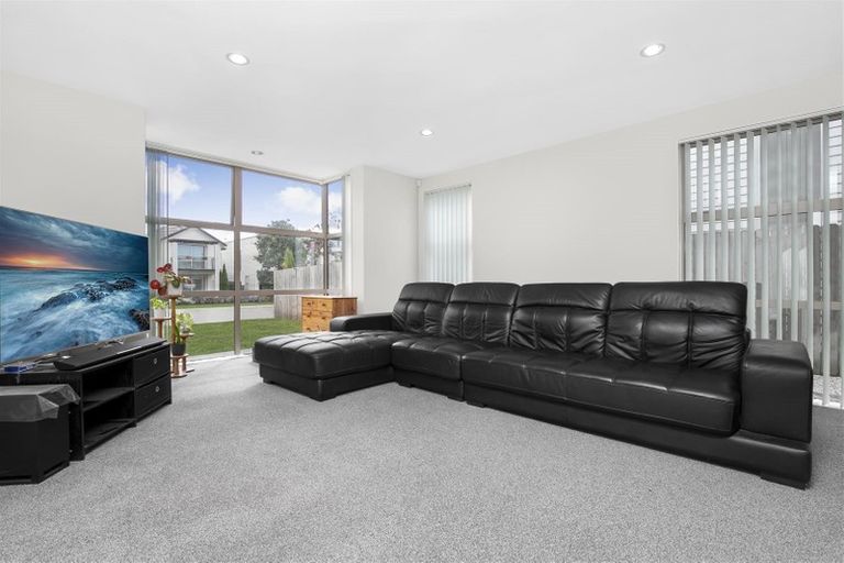 Photo of property in 49 Phar Lap Crescent, Takanini, 2112