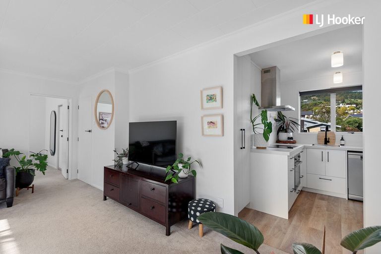 Photo of property in 35 Kinmont Crescent, Kinmont Park, Mosgiel, 9024