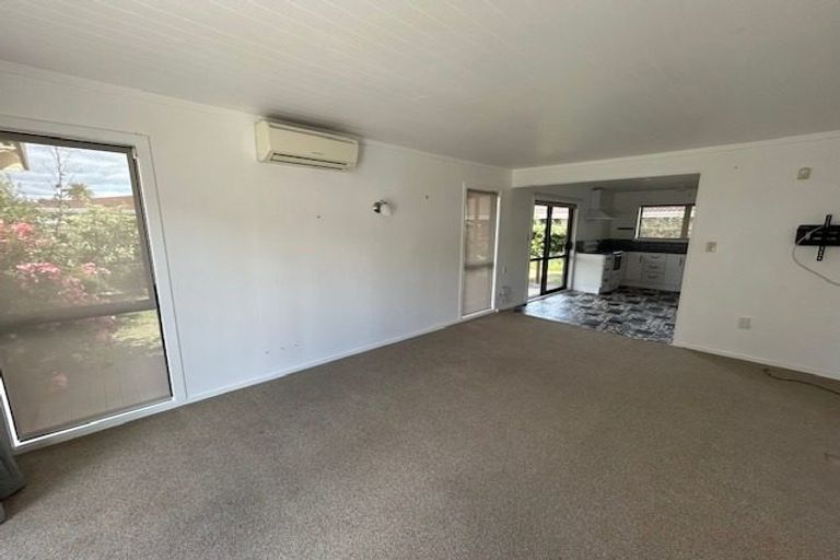 Photo of property in 5 Waverley Street, Waipawa, 4210