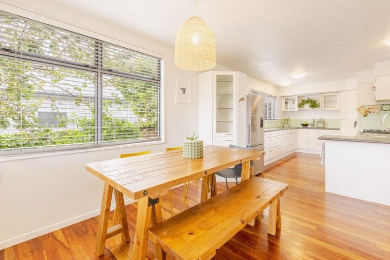 Photo of property in 8 Goodger Street, Waipukurau, 4200