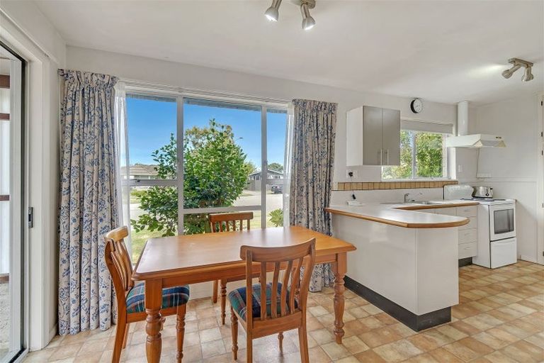 Photo of property in 36 Dickson Crescent, Hornby, Christchurch, 8042