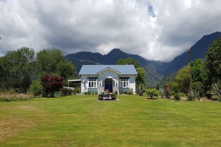 Photo of property in 1773a Whataroa Highway, Whataroa, 7886