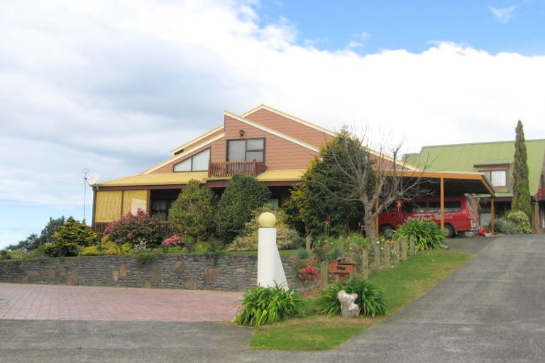 Photo of property in 107 Fernleigh Glade, Whangamata, 3620