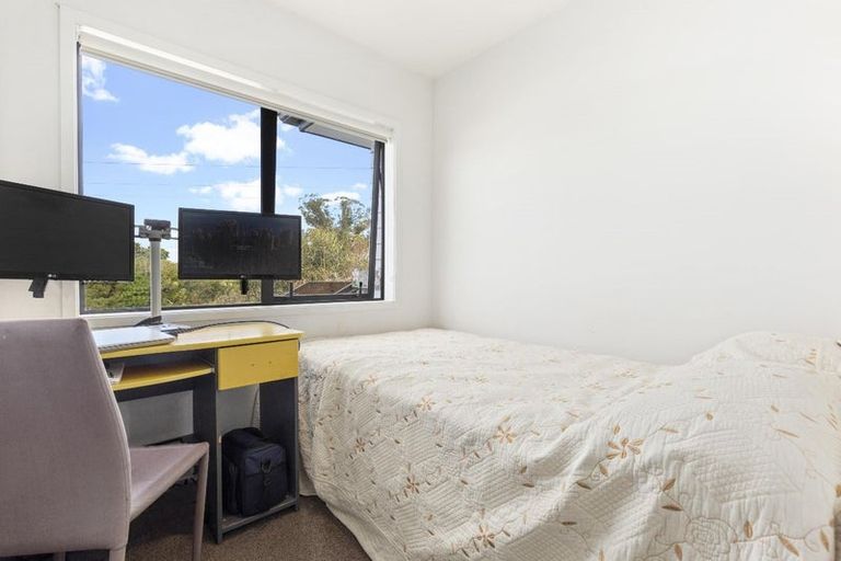 Photo of property in 11 Lawrence Place, Otara, Auckland, 2023