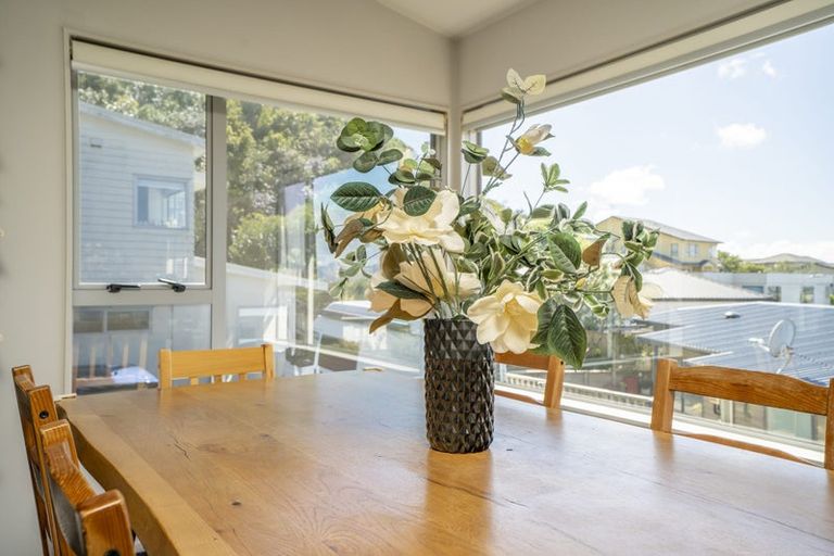 Photo of property in 35 Meadowcroft Grove, Johnsonville, Wellington, 6037