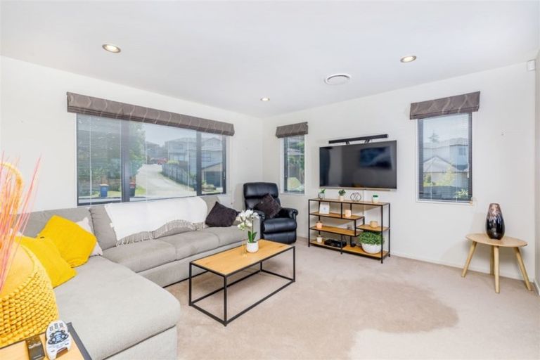 Photo of property in 6 Cityview Place, Massey, Auckland, 0614