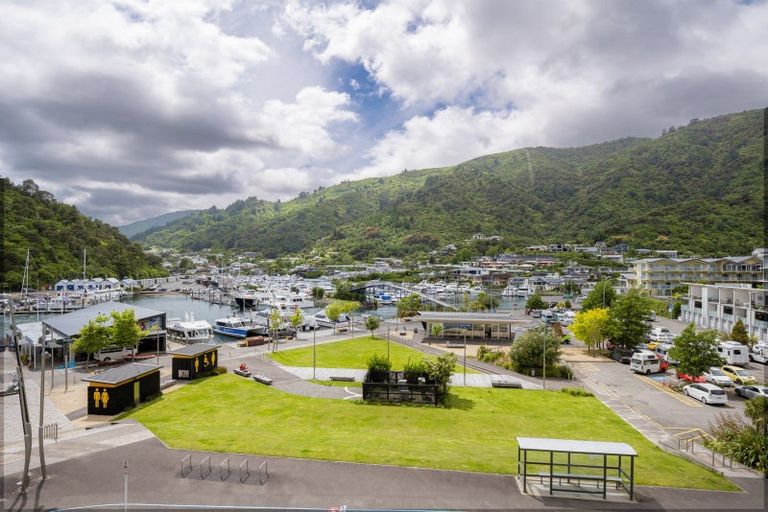 Photo of property in Oxleys Rock Apartments, 401/6 London Quay, Picton, 7220