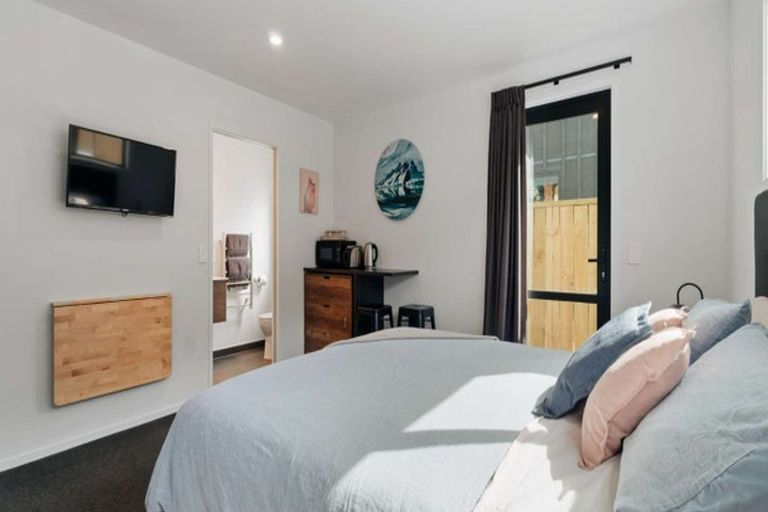 Photo of property in 20 Fallow Street, Jacks Point, 9371