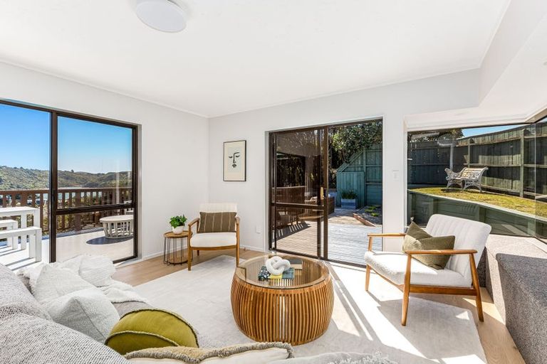 Photo of property in 19 Kinloch Place, Papakowhai, Porirua, 5024