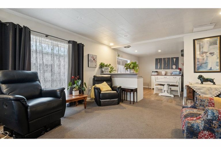 Photo of property in 60 Bournemouth Crescent, Aranui, Christchurch, 8061