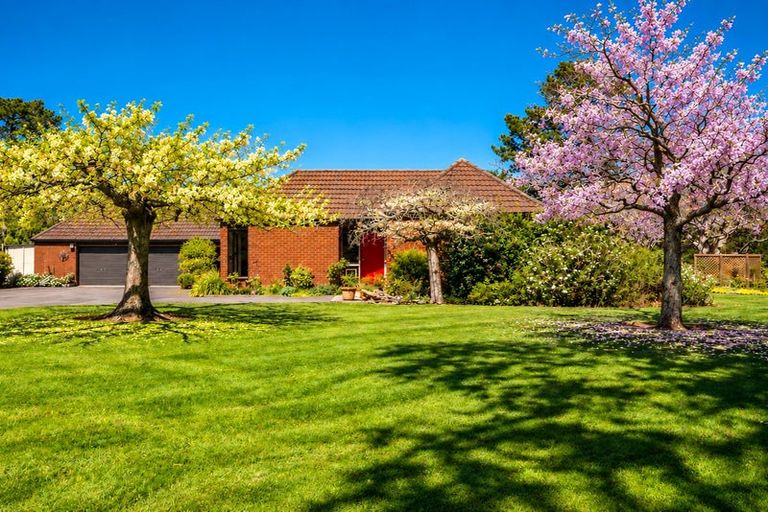 Photo of property in 119 Paekakariki Hill Road, Pauatahanui, Porirua, 5381