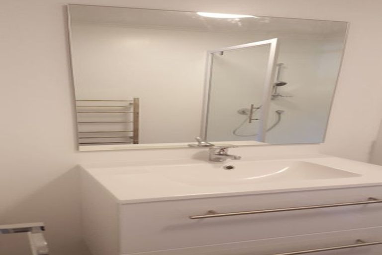 Photo of property in 16 Southern Cross Crescent, Island Bay, Wellington, 6023