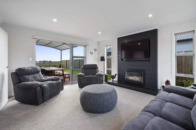 Photo of property in 27 Silicon Way, Fitzherbert, Palmerston North, 4410