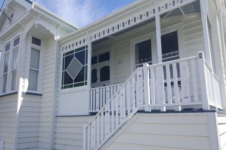 Photo of property in 5 Mariposa Crescent, Birkenhead, Auckland, 0626