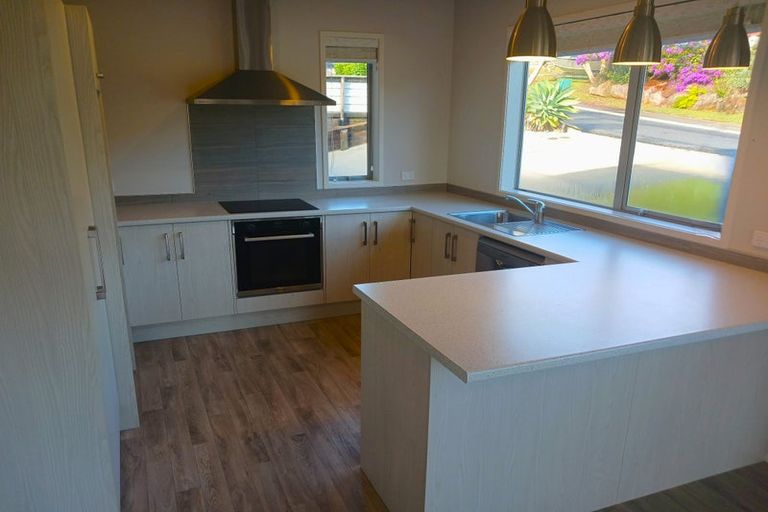 Photo of property in 6 Protea Drive, Cable Bay, 0420