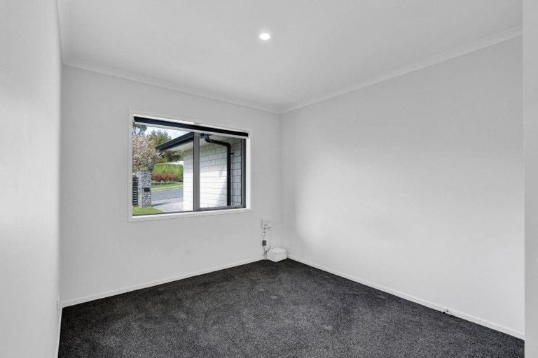 Photo of property in 23 Garrett Drive, Whalers Gate, New Plymouth, 4310